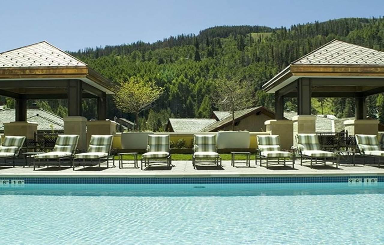 Legendary Lodging At The Ritz Vail Exterior photo